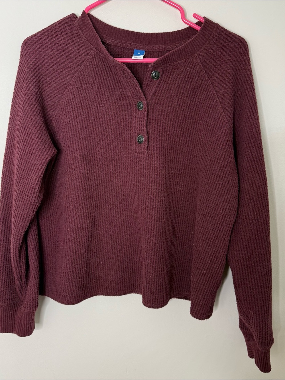 Old Navy Women’s Medium Plush Waffle-Knit Henley Top Maroon Burgundy
